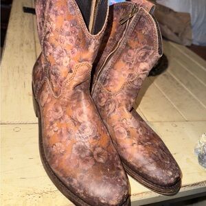 Liberty Black sz6 Floral Leather Western Boots